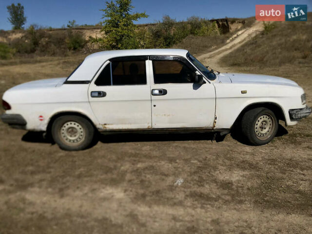 Білий ГАЗ 3110 Волга, об'ємом двигуна 2.4 л та пробігом 243 тис. км за 700 $, фото 2 на Automoto.ua