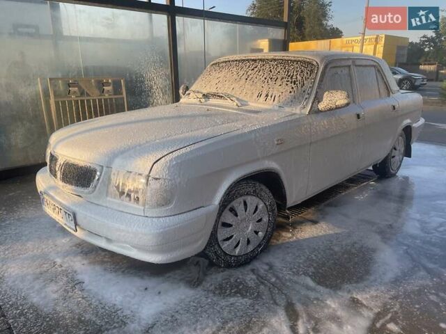 Белый ГАЗ 3110 Волга, объемом двигателя 2.29 л и пробегом 200 тыс. км за 2700 $, фото 3 на Automoto.ua