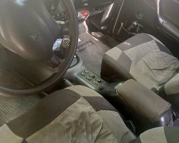 Белый ГАЗ 3110 Волга, объемом двигателя 2.4 л и пробегом 170 тыс. км за 1101 $, фото 4 на Automoto.ua