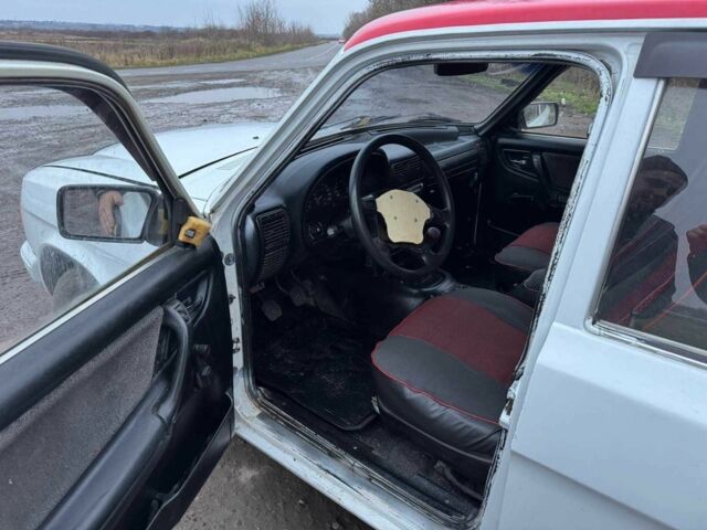 Білий ГАЗ 3110 Волга, об'ємом двигуна 2.4 л та пробігом 250 тис. км за 750 $, фото 6 на Automoto.ua