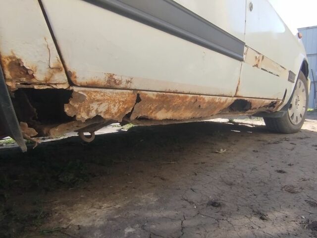 Білий ГАЗ 3110 Волга, об'ємом двигуна 2.4 л та пробігом 370 тис. км за 476 $, фото 2 на Automoto.ua