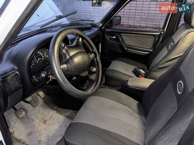 Білий ГАЗ 3110 Волга, об'ємом двигуна 2.3 л та пробігом 89 тис. км за 1800 $, фото 7 на Automoto.ua