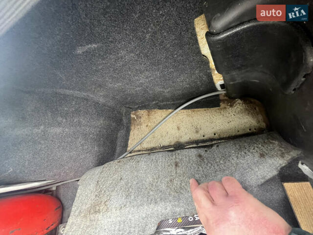 ГАЗ 3110 Волга 2002 в Коростене на Automoto.ua Белый ГАЗ 3110 Волга, объемом двигателя 2.45 л и пробегом 35 тыс. км за 2999 $, фото 21 на Automoto.ua