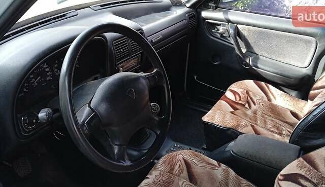 Белый ГАЗ 3110 Волга, объемом двигателя 2.45 л и пробегом 198 тыс. км за 1100 $, фото 3 на Automoto.ua