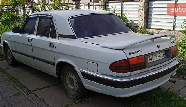 Белый ГАЗ 3110 Волга, объемом двигателя 2.45 л и пробегом 198 тыс. км за 1100 $, фото 1 на Automoto.ua