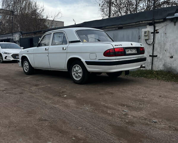ГАЗ 3110 Волга 2002 в Коростене на Automoto.ua Белый ГАЗ 3110 Волга, объемом двигателя 2.45 л и пробегом 35 тыс. км за 2999 $, фото 2 на Automoto.ua