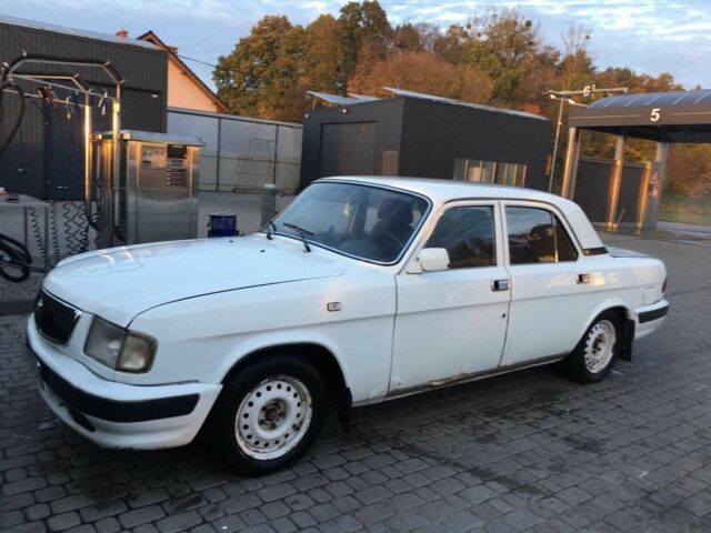 Белый ГАЗ 3110 Волга, объемом двигателя 2.5 л и пробегом 303 тыс. км за 1150 $, фото 1 на Automoto.ua