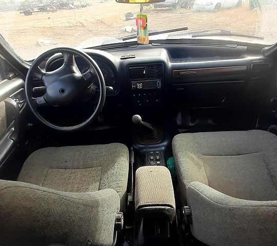 Белый ГАЗ 3110 Волга, объемом двигателя 2.3 л и пробегом 200 тыс. км за 800 $, фото 7 на Automoto.ua