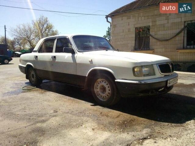 Белый ГАЗ 3110 Волга, объемом двигателя 2.48 л и пробегом 216 тыс. км за 959 $, фото 1 на Automoto.ua