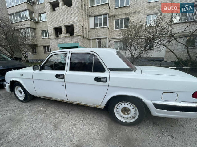 Белый ГАЗ 3110 Волга, объемом двигателя 2.45 л и пробегом 248 тыс. км за 950 $, фото 3 на Automoto.ua