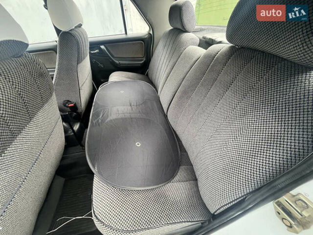 ГАЗ 3110 Волга 2002 в Коростене на Automoto.ua Белый ГАЗ 3110 Волга, объемом двигателя 2.45 л и пробегом 35 тыс. км за 2999 $, фото 18 на Automoto.ua