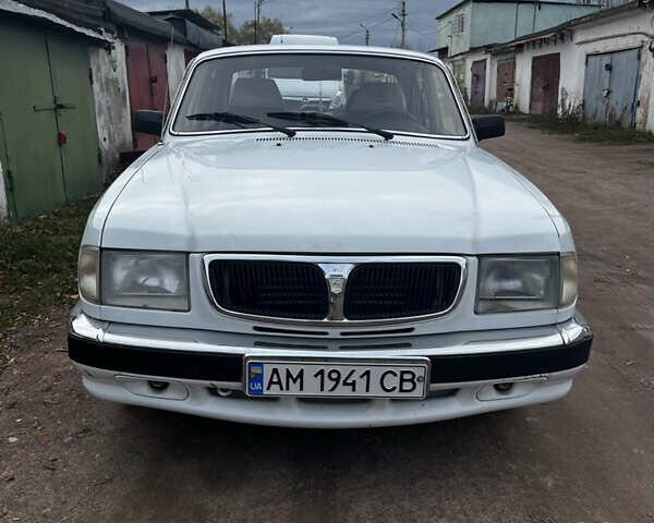 ГАЗ 3110 Волга 2002 в Коростене на Automoto.ua Белый ГАЗ 3110 Волга, объемом двигателя 2.45 л и пробегом 35 тыс. км за 2999 $, фото 11 на Automoto.ua
