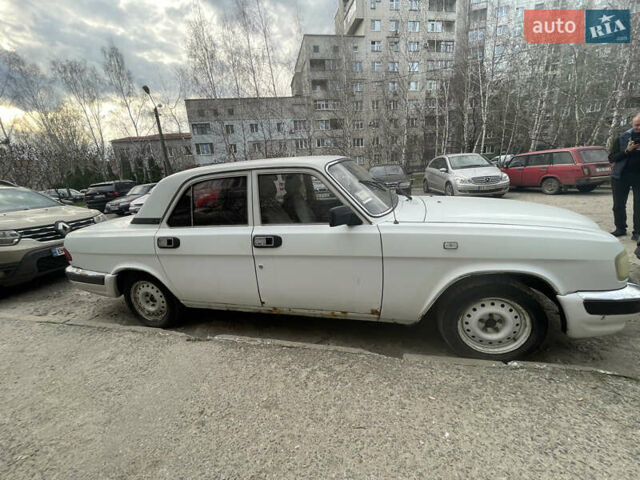 Белый ГАЗ 3110 Волга, объемом двигателя 2.45 л и пробегом 248 тыс. км за 950 $, фото 1 на Automoto.ua