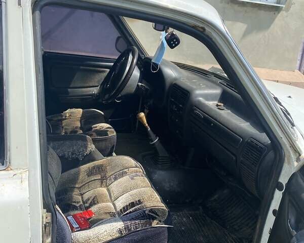 Білий ГАЗ 3110 Волга, об'ємом двигуна 2.5 л та пробігом 200 тис. км за 646 $, фото 4 на Automoto.ua