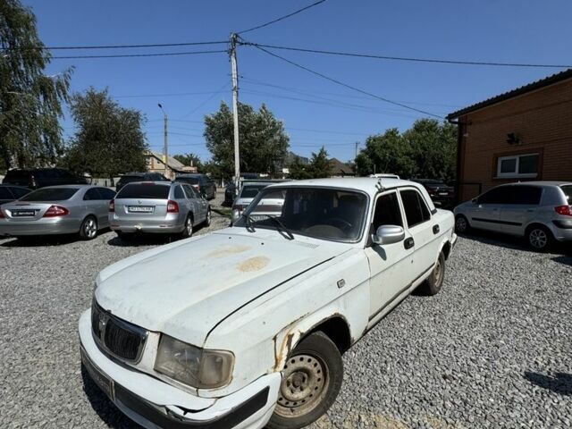 Белый ГАЗ 3110 Волга, объемом двигателя 2.4 л и пробегом 350 тыс. км за 700 $, фото 1 на Automoto.ua