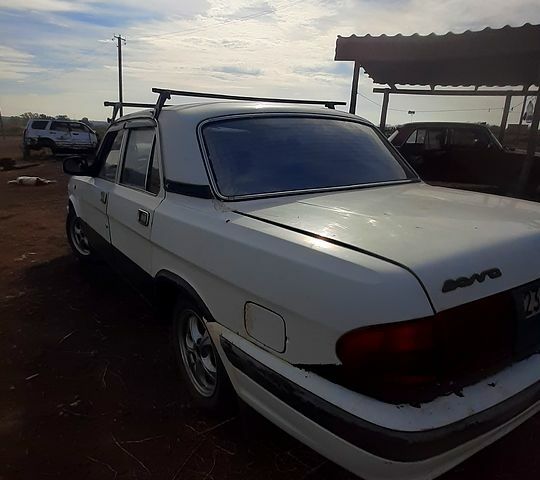 Белый ГАЗ 3110 Волга, объемом двигателя 2.3 л и пробегом 200 тыс. км за 800 $, фото 3 на Automoto.ua