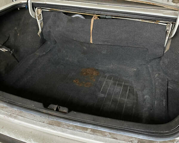 Белый ГАЗ 3110 Волга, объемом двигателя 2.3 л и пробегом 173 тыс. км за 831 $, фото 5 на Automoto.ua