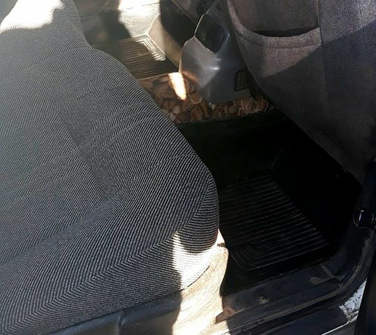 Білий ГАЗ 3110 Волга, об'ємом двигуна 2.4 л та пробігом 111 тис. км за 600 $, фото 9 на Automoto.ua