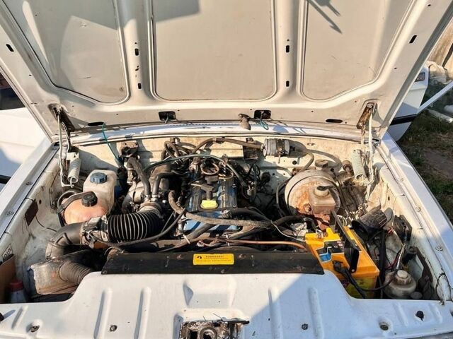 Білий ГАЗ 3110 Волга, об'ємом двигуна 2.4 л та пробігом 257 тис. км за 1100 $, фото 8 на Automoto.ua