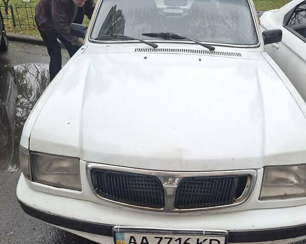 Белый ГАЗ 3110 Волга, объемом двигателя 2.4 л и пробегом 136 тыс. км за 1000 $, фото 1 на Automoto.ua