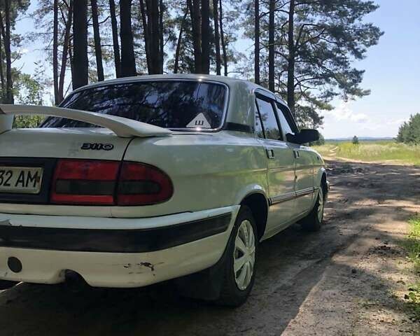 Белый ГАЗ 3110 Волга, объемом двигателя 2.3 л и пробегом 240 тыс. км за 900 $, фото 5 на Automoto.ua