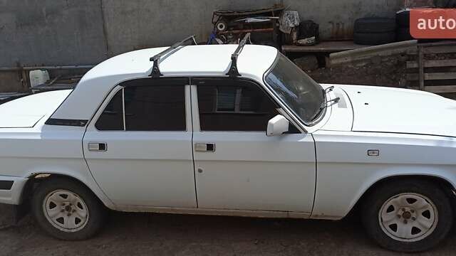 Белый ГАЗ 3110 Волга, объемом двигателя 2.3 л и пробегом 200 тыс. км за 2000 $, фото 5 на Automoto.ua