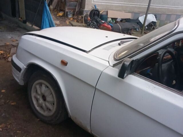 ГАЗ 3110 Волга 2003 у Івано-Франківську на Automoto.ua Білий ГАЗ 3110 Волга, об'ємом двигуна 2.4 л та пробігом 242 тис. км за 1300 $, фото 3 на Automoto.ua