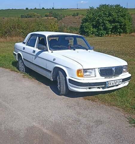 ГАЗ 3110 Волга 2003 в Каменце-Подольском на Automoto.ua Белый ГАЗ 3110 Волга, объемом двигателя 2.45 л и пробегом 179 тыс. км за 1100 $, фото 1 на Automoto.ua