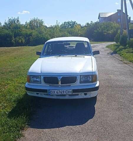 ГАЗ 3110 Волга 2003 в Каменце-Подольском на Automoto.ua Белый ГАЗ 3110 Волга, объемом двигателя 2.45 л и пробегом 179 тыс. км за 1100 $, фото 3 на Automoto.ua