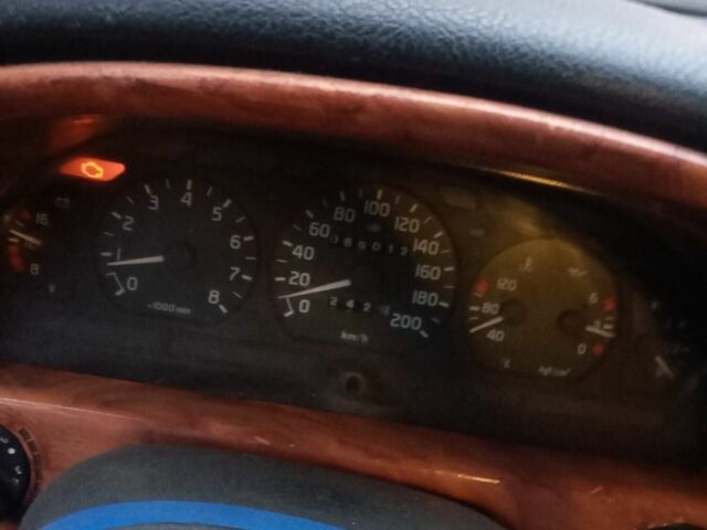 ГАЗ 3110 Волга 2003 у Івано-Франківську на Automoto.ua Білий ГАЗ 3110 Волга, об'ємом двигуна 2.4 л та пробігом 242 тис. км за 1300 $, фото 5 на Automoto.ua