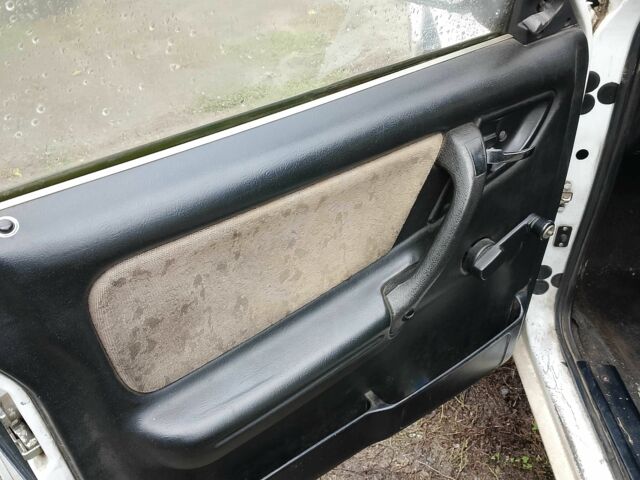 Білий ГАЗ 3110 Волга, об'ємом двигуна 2.4 л та пробігом 100 тис. км за 238 $, фото 3 на Automoto.ua