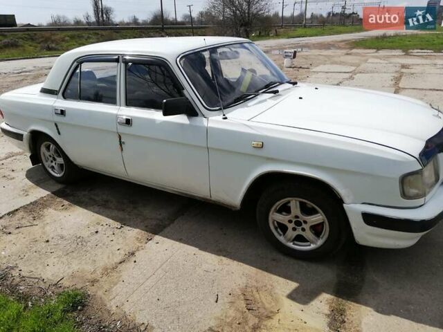 Белый ГАЗ 3110 Волга, объемом двигателя 2.4 л и пробегом 224 тыс. км за 2300 $, фото 2 на Automoto.ua