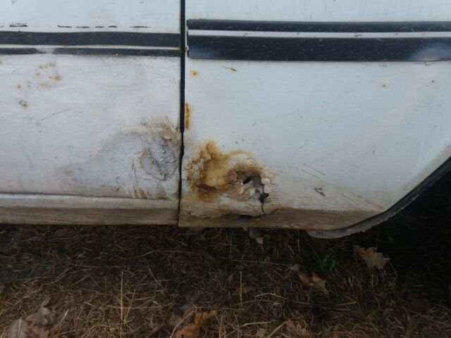 ГАЗ 3110 Волга 2003 в Житомире на Automoto.ua Белый ГАЗ 3110 Волга, объемом двигателя 2.4 л и пробегом 3 тыс. км за 600 $, фото 1 на Automoto.ua