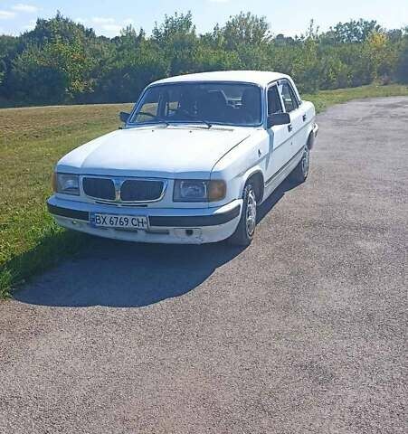 ГАЗ 3110 Волга 2003 в Каменце-Подольском на Automoto.ua Белый ГАЗ 3110 Волга, объемом двигателя 2.45 л и пробегом 179 тыс. км за 1100 $, фото 5 на Automoto.ua