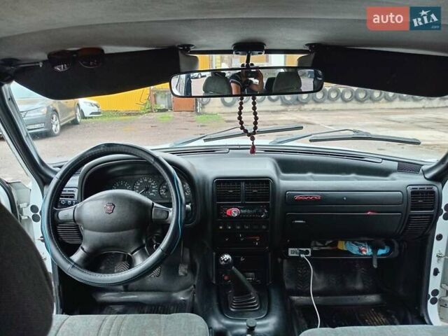 Белый ГАЗ 3110 Волга, объемом двигателя 2.4 л и пробегом 97 тыс. км за 1500 $, фото 7 на Automoto.ua