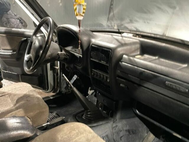 Білий ГАЗ 3110 Волга, об'ємом двигуна 2.4 л та пробігом 3 тис. км за 597 $, фото 7 на Automoto.ua