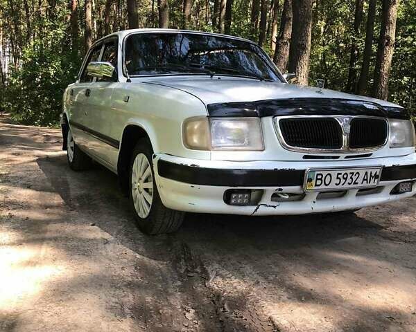 Белый ГАЗ 3110 Волга, объемом двигателя 2.3 л и пробегом 240 тыс. км за 900 $, фото 1 на Automoto.ua