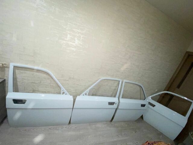 Білий ГАЗ 3110 Волга, об'ємом двигуна 2.4 л та пробігом 250 тис. км за 1693 $, фото 3 на Automoto.ua