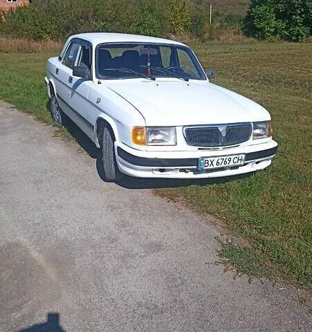 ГАЗ 3110 Волга 2003 в Каменце-Подольском на Automoto.ua Белый ГАЗ 3110 Волга, объемом двигателя 2.45 л и пробегом 179 тыс. км за 1100 $, фото 2 на Automoto.ua