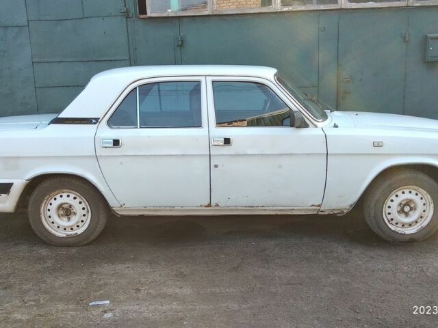 Белый ГАЗ 3110 Волга, объемом двигателя 2.4 л и пробегом 170 тыс. км за 713 $, фото 3 на Automoto.ua