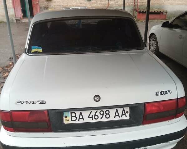 Белый ГАЗ 3110 Волга, объемом двигателя 2.4 л и пробегом 465 тыс. км за 1300 $, фото 1 на Automoto.ua