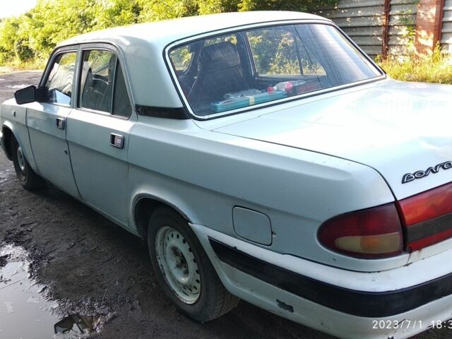 Белый ГАЗ 3110 Волга, объемом двигателя 2.4 л и пробегом 170 тыс. км за 713 $, фото 2 на Automoto.ua