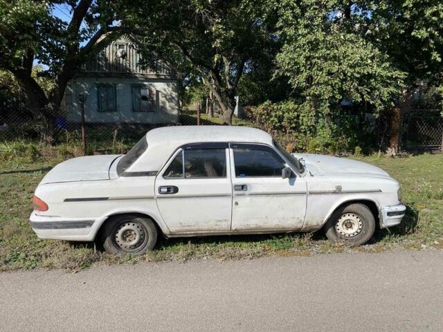 Білий ГАЗ 3110 Волга, об'ємом двигуна 2.45 л та пробігом 200 тис. км за 930 $, фото 2 на Automoto.ua