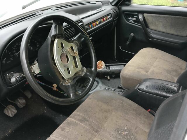 Белый ГАЗ 3110 Волга, объемом двигателя 0 л и пробегом 100 тыс. км за 238 $, фото 2 на Automoto.ua