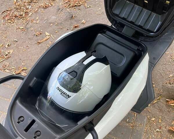 Білий ГАЗ 3110 Волга, об'ємом двигуна 2.45 л та пробігом 3 тис. км за 3000 $, фото 3 на Automoto.ua