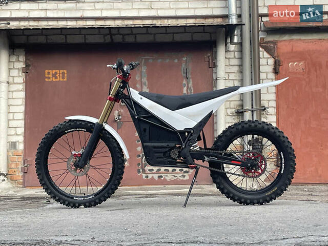 Чорний ГАЗ 3110 Волга, об'ємом двигуна 2.45 л та пробігом 1 тис. км за 4800 $, фото 2 на Automoto.ua