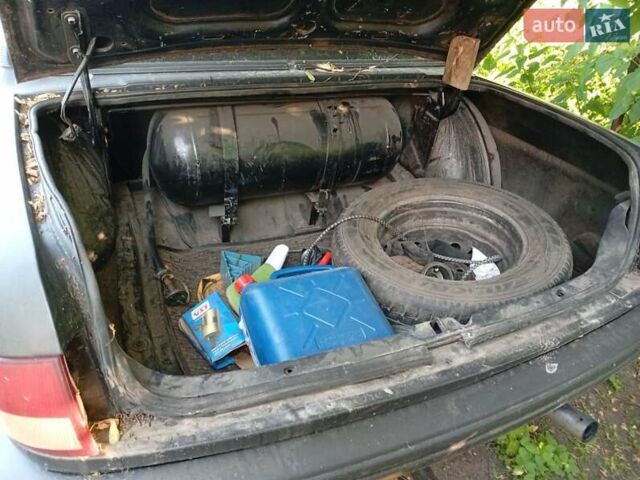 Чорний ГАЗ 3110 Волга, об'ємом двигуна 2.4 л та пробігом 200 тис. км за 1100 $, фото 2 на Automoto.ua