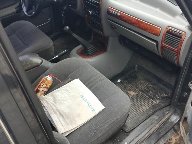 Чорний ГАЗ 3110 Волга, об'ємом двигуна 2.3 л та пробігом 200 тис. км за 497 $, фото 4 на Automoto.ua