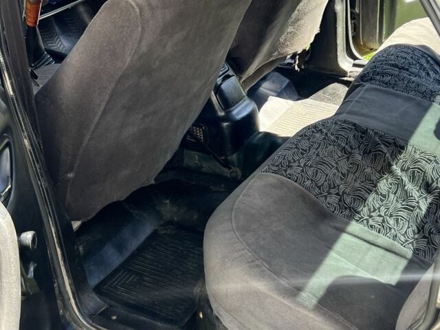 Черный ГАЗ 3110 Волга, объемом двигателя 2.4 л и пробегом 254 тыс. км за 950 $, фото 7 на Automoto.ua