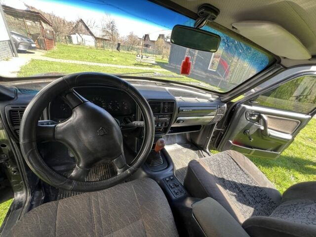 Черный ГАЗ 3110 Волга, объемом двигателя 2.4 л и пробегом 254 тыс. км за 950 $, фото 4 на Automoto.ua